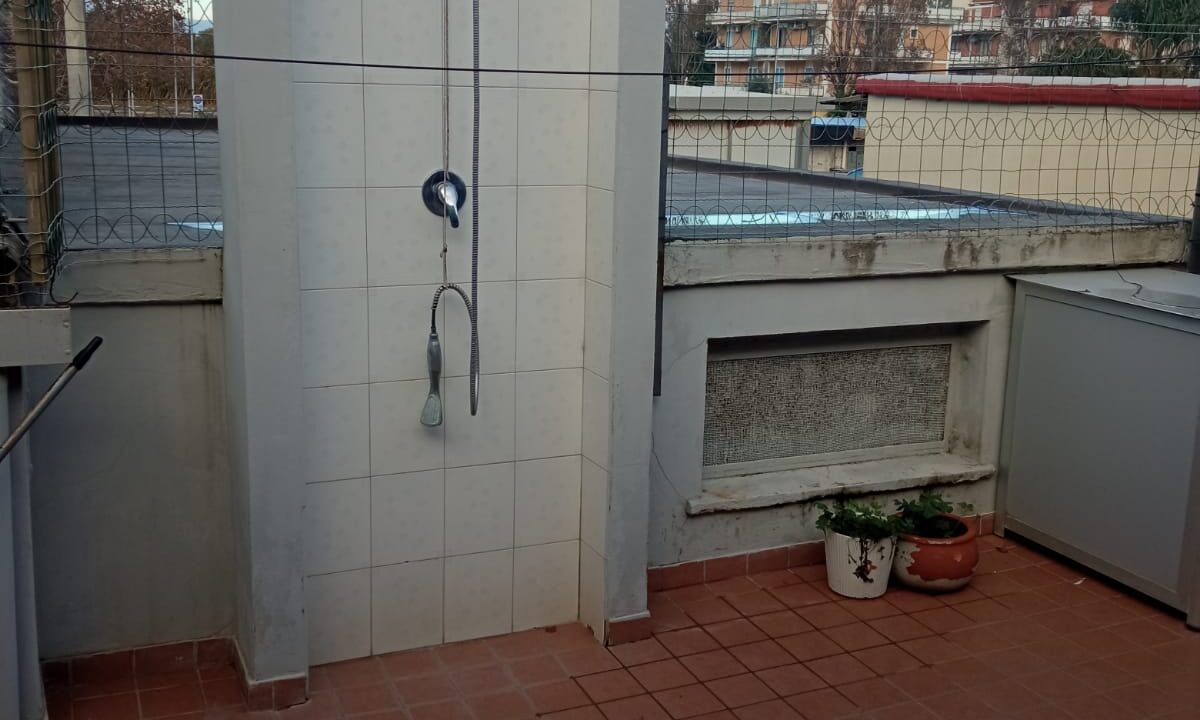 DOCCIA CORTE