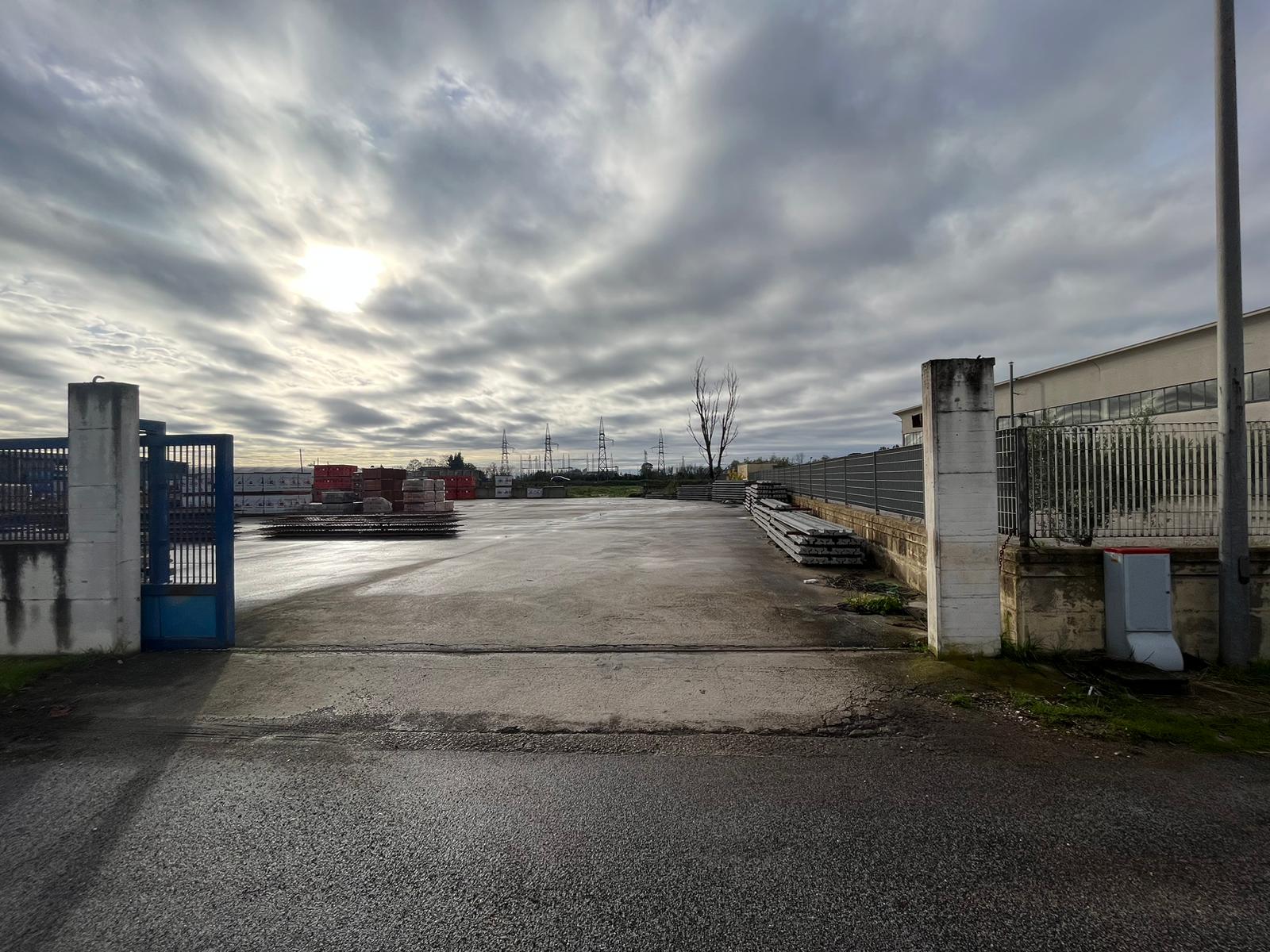 Latina Scalo, in zona industriale, Terreno edificabile di mq 7069