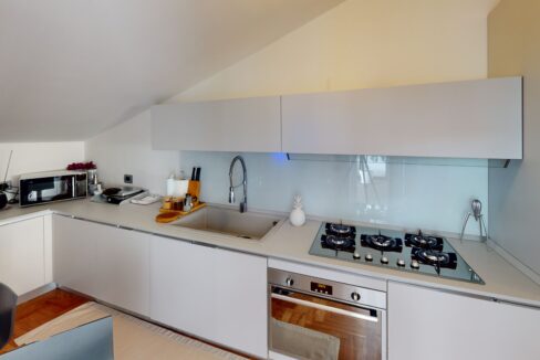 Via-Milazzo-15-Kitchen