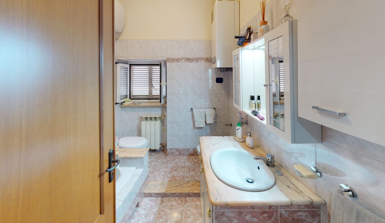 Immobiliare-Gatto-Via-Dei-Peligni-11-Bathroom