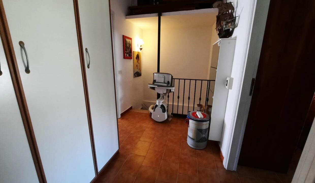 disimpegno sopra